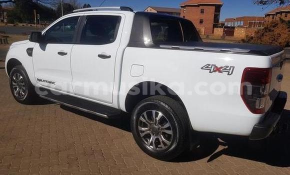 Acheter Occasion Voiture Ford Ranger Blanc à Beitbridge, Matabeleland South Acheter Occasion Voiture Ford Ranger Blanc à Beitbridge, Matabeleland South