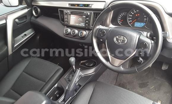 Tenga Tsaru Toyota RAV4 Chena Mota in Beitbridge in Matabeleland South Tenga Tsaru Toyota RAV4 Chena Mota in Beitbridge in Matabeleland South