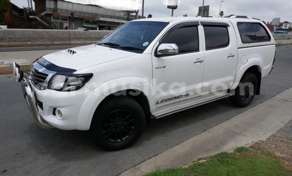Acheter Occasion Voiture Toyota Hilux Blanc à Beitbridge, Matabeleland South Acheter Occasion Voiture Toyota Hilux Blanc à Beitbridge, Matabeleland South