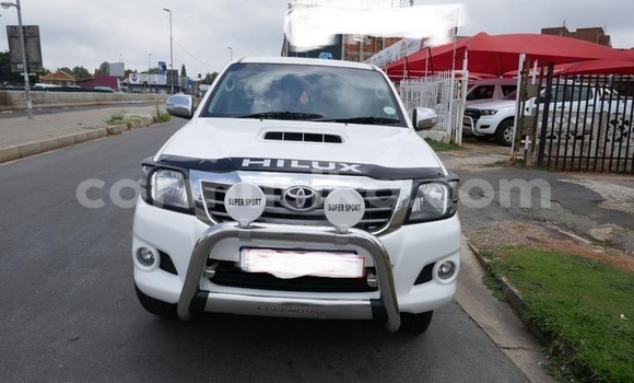 Acheter Occasion Voiture Toyota Hilux Blanc à Beitbridge, Matabeleland South Acheter Occasion Voiture Toyota Hilux Blanc à Beitbridge, Matabeleland South