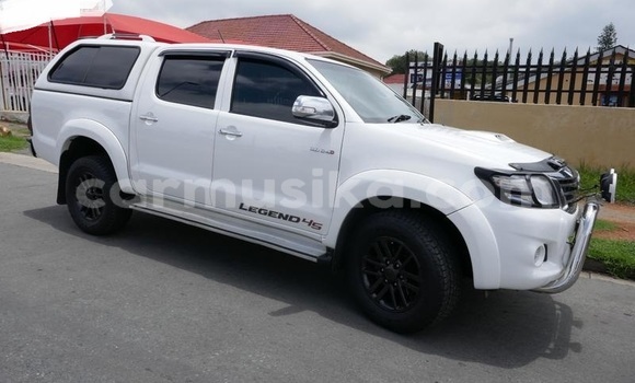 Acheter Occasion Voiture Toyota Hilux Blanc à Beitbridge, Matabeleland South Acheter Occasion Voiture Toyota Hilux Blanc à Beitbridge, Matabeleland South