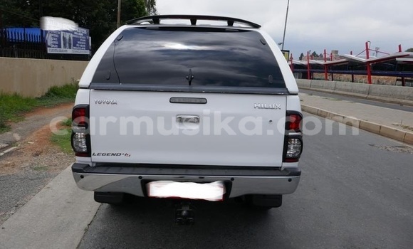 Acheter Occasion Voiture Toyota Hilux Blanc à Beitbridge, Matabeleland South Acheter Occasion Voiture Toyota Hilux Blanc à Beitbridge, Matabeleland South