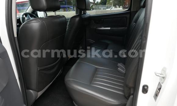 Acheter Occasion Voiture Toyota Hilux Blanc à Beitbridge, Matabeleland South Acheter Occasion Voiture Toyota Hilux Blanc à Beitbridge, Matabeleland South