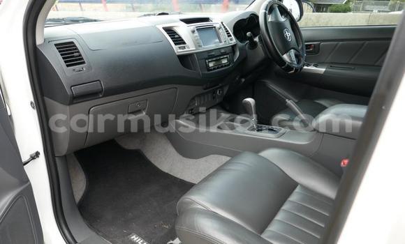 Acheter Occasion Voiture Toyota Hilux Blanc à Beitbridge, Matabeleland South Acheter Occasion Voiture Toyota Hilux Blanc à Beitbridge, Matabeleland South