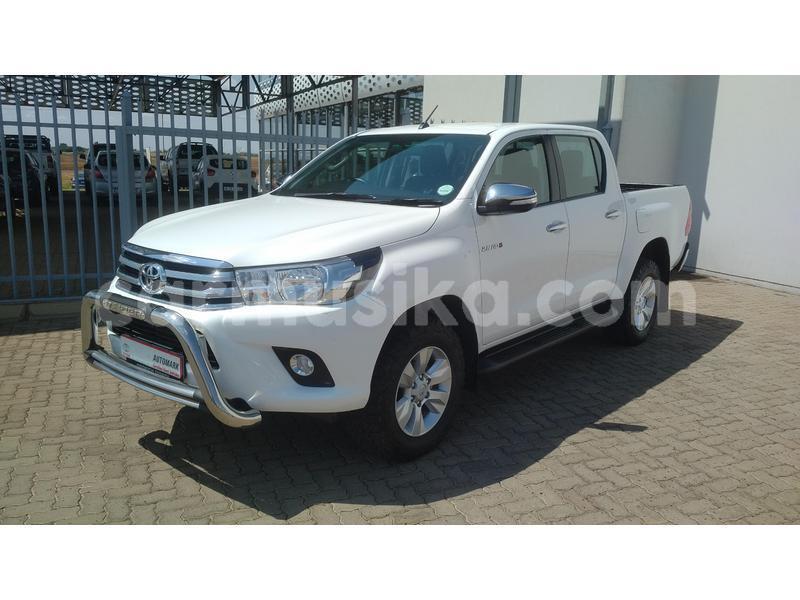 Big with watermark toyota hilux matabeleland south beitbridge 11662