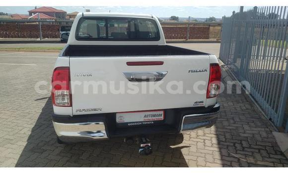 Acheter Occasion Voiture Toyota Hilux Blanc à Beitbridge, Matabeleland South Acheter Occasion Voiture Toyota Hilux Blanc à Beitbridge, Matabeleland South