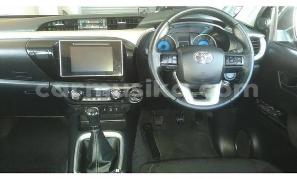 Acheter Occasion Voiture Toyota Hilux Blanc à Beitbridge, Matabeleland South Acheter Occasion Voiture Toyota Hilux Blanc à Beitbridge, Matabeleland South