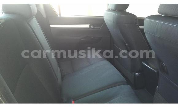 Acheter Occasion Voiture Toyota Hilux Blanc à Beitbridge, Matabeleland South Acheter Occasion Voiture Toyota Hilux Blanc à Beitbridge, Matabeleland South