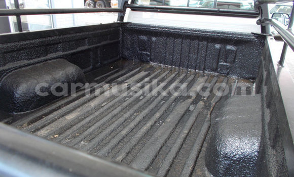 Tenga Tsaru Toyota Hilux Chena Mota in Beitbridge in Matabeleland South Tenga Tsaru Toyota Hilux Chena Mota in Beitbridge in Matabeleland South