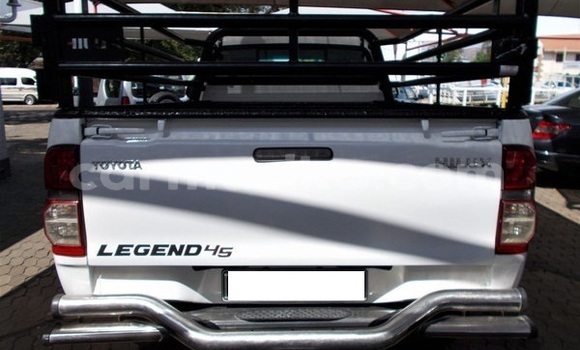 Tenga Tsaru Toyota Hilux Chena Mota in Beitbridge in Matabeleland South Tenga Tsaru Toyota Hilux Chena Mota in Beitbridge in Matabeleland South