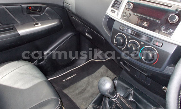 Tenga Tsaru Toyota Hilux Chena Mota in Beitbridge in Matabeleland South Tenga Tsaru Toyota Hilux Chena Mota in Beitbridge in Matabeleland South