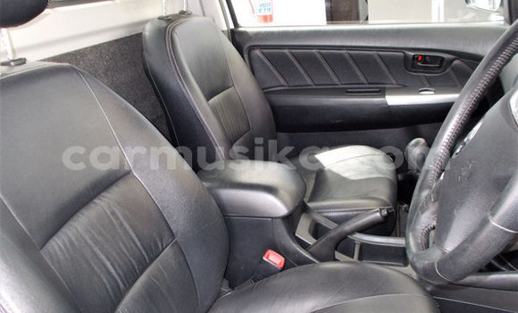 Tenga Tsaru Toyota Hilux Chena Mota in Beitbridge in Matabeleland South Tenga Tsaru Toyota Hilux Chena Mota in Beitbridge in Matabeleland South