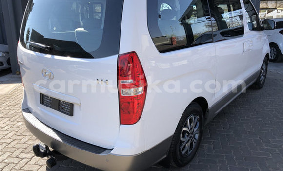 Tenga Tsaru Hyundai H1 Chena Mota in Beitbridge in Matabeleland South Tenga Tsaru Hyundai H1 Chena Mota in Beitbridge in Matabeleland South