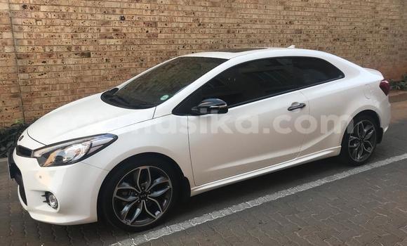 Buy Used Kia Cerato White Car in Beitbridge in Matabeleland South Buy Used Kia Cerato White Car in Beitbridge in Matabeleland South