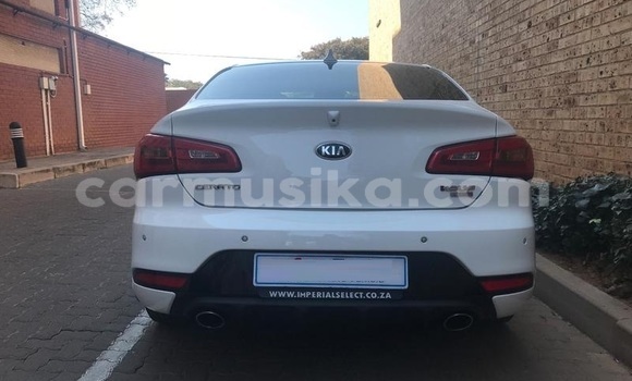 Buy Used Kia Cerato White Car in Beitbridge in Matabeleland South Buy Used Kia Cerato White Car in Beitbridge in Matabeleland South