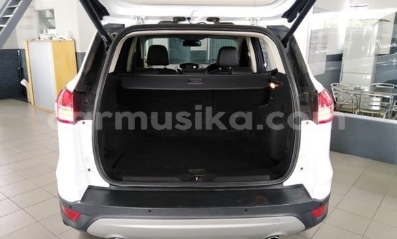 Acheter Occasion Voiture Ford Kuga Blanc à Beitbridge, Matabeleland South Acheter Occasion Voiture Ford Kuga Blanc à Beitbridge, Matabeleland South