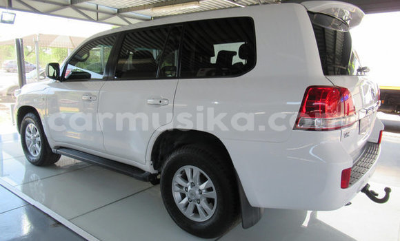 Acheter Occasion Voiture Toyota Land Cruiser Blanc à Beitbridge, Matabeleland South Acheter Occasion Voiture Toyota Land Cruiser Blanc à Beitbridge, Matabeleland South