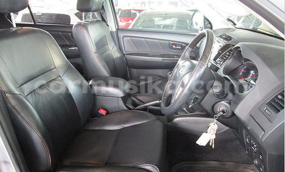 Tenga Tsaru Toyota Fortuner Sirivha Mota in Beitbridge in Matabeleland South Tenga Tsaru Toyota Fortuner Sirivha Mota in Beitbridge in Matabeleland South