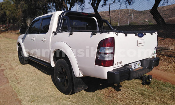 Buy Used Ford Ranger White Car in Beitbridge in Matabeleland South Buy Used Ford Ranger White Car in Beitbridge in Matabeleland South