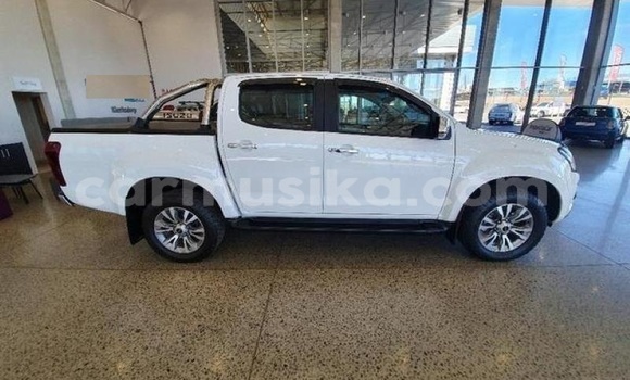 Acheter Occasion Voiture Isuzu KB Blanc à Beitbridge, Matabeleland South Acheter Occasion Voiture Isuzu KB Blanc à Beitbridge, Matabeleland South