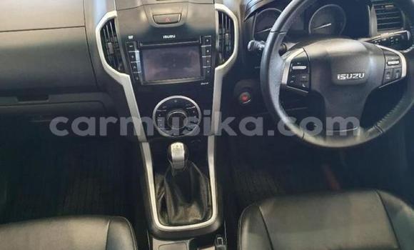 Acheter Occasion Voiture Isuzu KB Blanc à Beitbridge, Matabeleland South Acheter Occasion Voiture Isuzu KB Blanc à Beitbridge, Matabeleland South