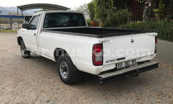 Acheter Occasion Voiture Nissan Hardbody Blanc à Beitbridge, Matabeleland South Acheter Occasion Voiture Nissan Hardbody Blanc à Beitbridge, Matabeleland South