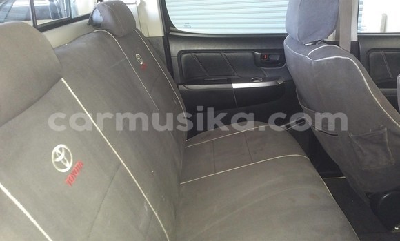 Tenga Tsaru Toyota Hilux Sirivha Mota in Beitbridge in Matabeleland South Tenga Tsaru Toyota Hilux Sirivha Mota in Beitbridge in Matabeleland South