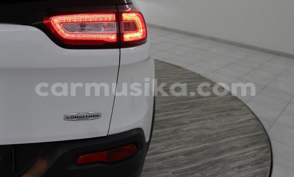 Nunua Ilio tumika Jeep Cherokee Nyeupe Gari ndani ya Beitbridge nchini Matabeleland Kusini Nunua Ilio tumika Jeep Cherokee Nyeupe Gari ndani ya Beitbridge nchini Matabeleland Kusini