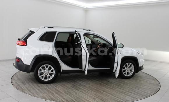 Nunua Ilio tumika Jeep Cherokee Nyeupe Gari ndani ya Beitbridge nchini Matabeleland Kusini Nunua Ilio tumika Jeep Cherokee Nyeupe Gari ndani ya Beitbridge nchini Matabeleland Kusini