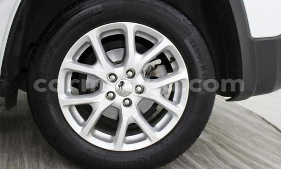 Nunua Ilio tumika Jeep Cherokee Nyeupe Gari ndani ya Beitbridge nchini Matabeleland Kusini Nunua Ilio tumika Jeep Cherokee Nyeupe Gari ndani ya Beitbridge nchini Matabeleland Kusini