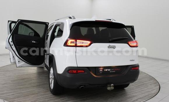 Nunua Ilio tumika Jeep Cherokee Nyeupe Gari ndani ya Beitbridge nchini Matabeleland Kusini Nunua Ilio tumika Jeep Cherokee Nyeupe Gari ndani ya Beitbridge nchini Matabeleland Kusini