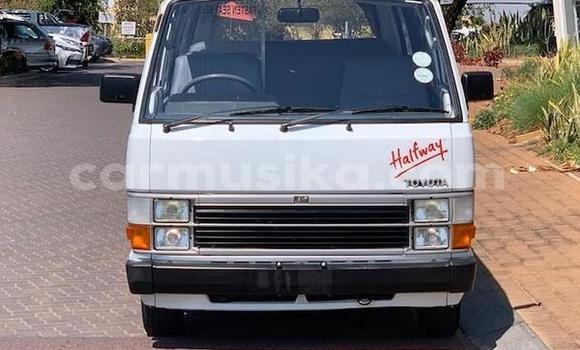 Tenga Tsaru Toyota Hiace Chena Mota in Beitbridge in Matabeleland South Tenga Tsaru Toyota Hiace Chena Mota in Beitbridge in Matabeleland South