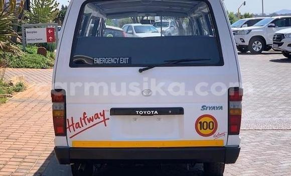 Tenga Tsaru Toyota Hiace Chena Mota in Beitbridge in Matabeleland South Tenga Tsaru Toyota Hiace Chena Mota in Beitbridge in Matabeleland South