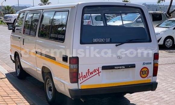 Tenga Tsaru Toyota Hiace Chena Mota in Beitbridge in Matabeleland South Tenga Tsaru Toyota Hiace Chena Mota in Beitbridge in Matabeleland South