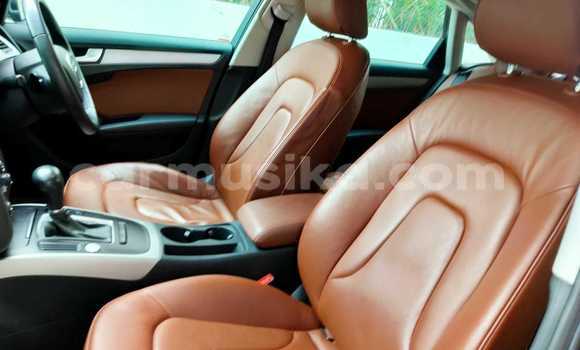 Nunua Ilio tumika Audi A4 Nyeusi Gari ndani ya Harare nchini Harare Nunua Ilio tumika Audi A4 Nyeusi Gari ndani ya Harare nchini Harare