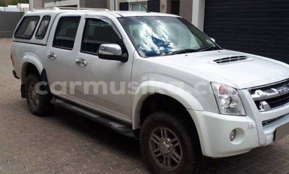 Acheter Occasion Voiture Isuzu KB Blanc à Beitbridge, Matabeleland South Acheter Occasion Voiture Isuzu KB Blanc à Beitbridge, Matabeleland South
