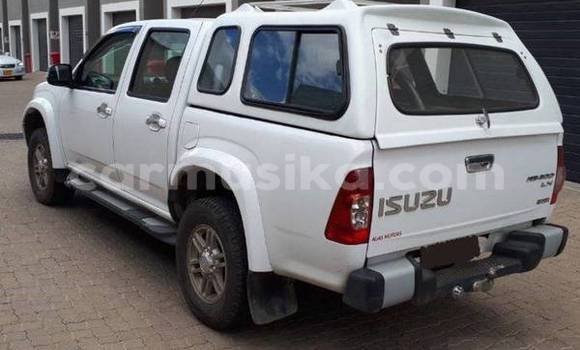 Acheter Occasion Voiture Isuzu KB Blanc à Beitbridge, Matabeleland South Acheter Occasion Voiture Isuzu KB Blanc à Beitbridge, Matabeleland South