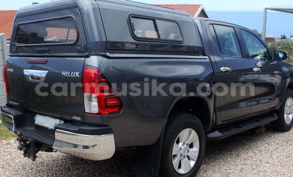 Nunua Ilio tumika Toyota Hilux Beige Gari ndani ya Beitbridge nchini Matabeleland Kusini Nunua Ilio tumika Toyota Hilux Beige Gari ndani ya Beitbridge nchini Matabeleland Kusini