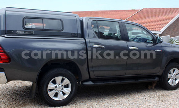 Nunua Ilio tumika Toyota Hilux Beige Gari ndani ya Beitbridge nchini Matabeleland Kusini Nunua Ilio tumika Toyota Hilux Beige Gari ndani ya Beitbridge nchini Matabeleland Kusini