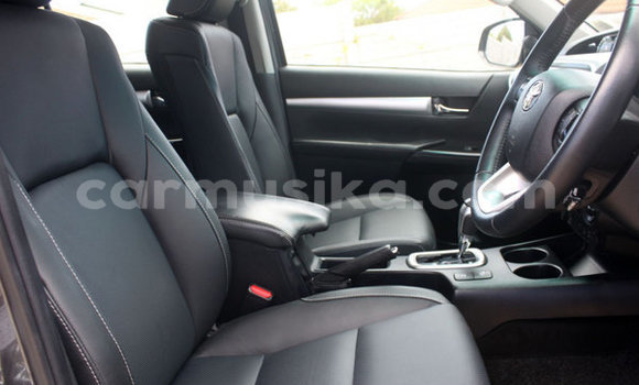 Nunua Ilio tumika Toyota Hilux Beige Gari ndani ya Beitbridge nchini Matabeleland Kusini Nunua Ilio tumika Toyota Hilux Beige Gari ndani ya Beitbridge nchini Matabeleland Kusini