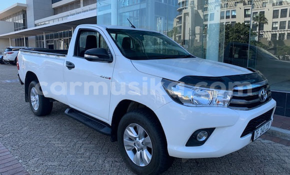 Tenga Tsaru Toyota Hilux Chena Mota in Beitbridge in Matabeleland South Tenga Tsaru Toyota Hilux Chena Mota in Beitbridge in Matabeleland South