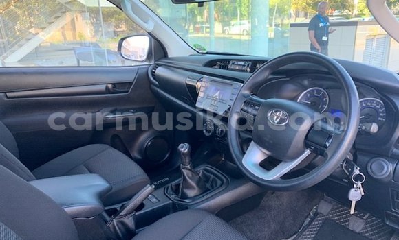 Tenga Tsaru Toyota Hilux Chena Mota in Beitbridge in Matabeleland South Tenga Tsaru Toyota Hilux Chena Mota in Beitbridge in Matabeleland South