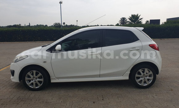 Acheter Occasion Voiture Mazda 2 Blanc à Beitbridge, Matabeleland South Acheter Occasion Voiture Mazda 2 Blanc à Beitbridge, Matabeleland South