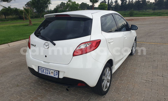 Acheter Occasion Voiture Mazda 2 Blanc à Beitbridge, Matabeleland South Acheter Occasion Voiture Mazda 2 Blanc à Beitbridge, Matabeleland South