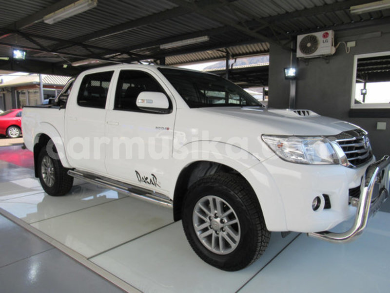 Big with watermark toyota hilux matabeleland south beitbridge 11763