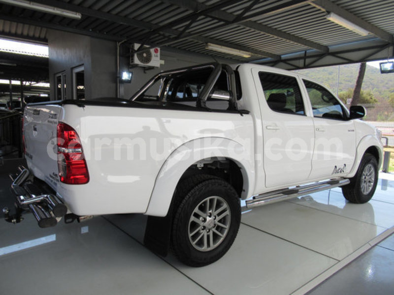 Big with watermark toyota hilux matabeleland south beitbridge 11763