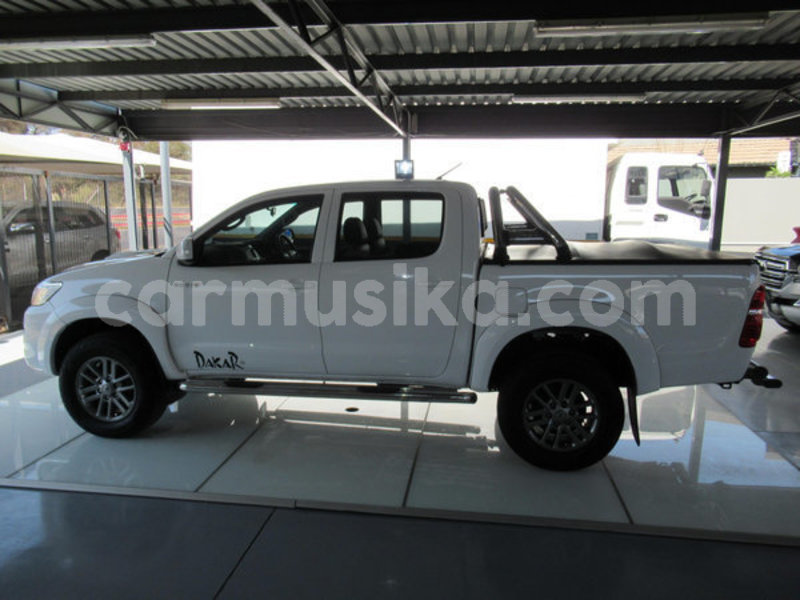 Big with watermark toyota hilux matabeleland south beitbridge 11763