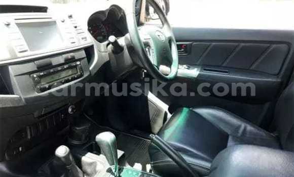 Tenga Tsaru Toyota Hilux Sirivha Mota in Bulawayo in Bulawayo Tenga Tsaru Toyota Hilux Sirivha Mota in Bulawayo in Bulawayo