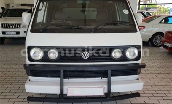 Tenga Tsaru Volkswagen Caravelle Chena Mota in Beitbridge in Matabeleland South Tenga Tsaru Volkswagen Caravelle Chena Mota in Beitbridge in Matabeleland South