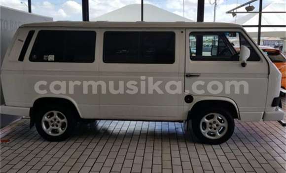 Tenga Tsaru Volkswagen Caravelle Chena Mota in Beitbridge in Matabeleland South Tenga Tsaru Volkswagen Caravelle Chena Mota in Beitbridge in Matabeleland South